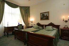 Grand Hotel London