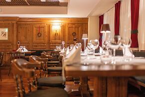 Hotel Alaska Cortina