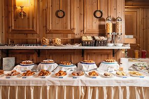 Hotel Alaska Cortina