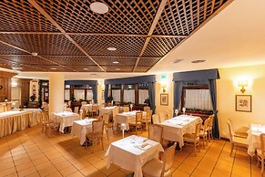 Hotel Alaska Cortina