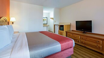 Motel 6 Clarksville, TN