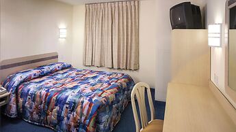 Motel 6 Clarksville, TN