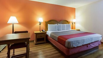 Motel 6 Clarksville, TN