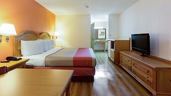 Motel 6 Clarksville, TN