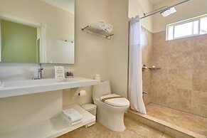 Hotel Tamarindo Diria Beach Resort