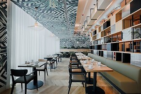 EPIC SANA Marques Hotel