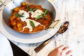 EPIC SANA Marques Hotel