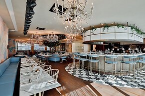 EPIC SANA Marques Hotel