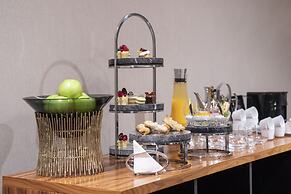 EPIC SANA Marques Hotel