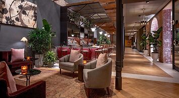 The Eliza Jane, in The Unbound Collection by Hyatt