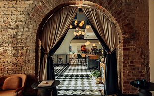 The Eliza Jane, in The Unbound Collection by Hyatt