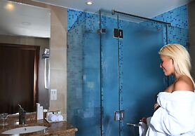 The Palms Beach Hotel And Spa