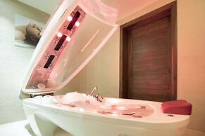 The Palms Beach Hotel And Spa