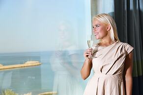 The Palms Beach Hotel And Spa