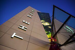 The Palms Beach Hotel And Spa