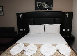 Ascot Hyde Park Hotel