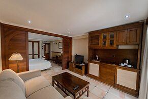 Paradise Park Fun Lifestyle Hotel