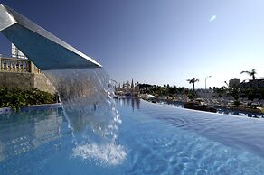 Paradise Park Fun Lifestyle Hotel