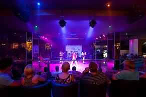 Paradise Park Fun Lifestyle Hotel