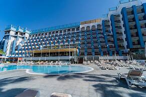 Paradise Park Fun Lifestyle Hotel