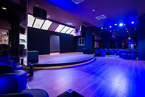 Paradise Park Fun Lifestyle Hotel