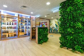 Paradise Park Fun Lifestyle Hotel