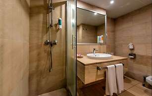 Paradise Park Fun Lifestyle Hotel