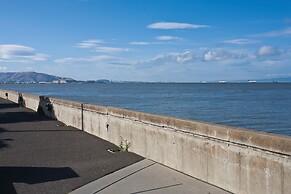 Bay Landing San Francisco Airport Hotel