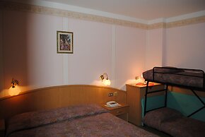 Monaco Sport Hotel