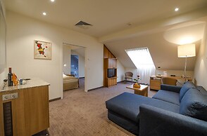 HiLight Suites Hotel