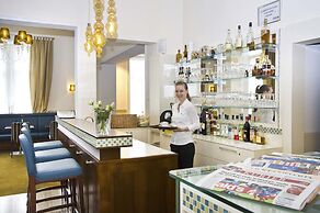 HiLight Suites Hotel