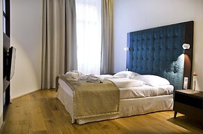 HiLight Suites Hotel