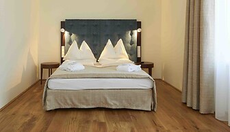 HiLight Suites Hotel