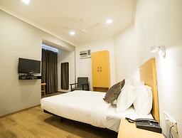 Hotel Highway Residency