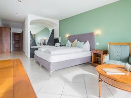 Swiss-Chalet Merlischachen - Romantik Schloss-Hotel am See