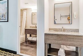 Quality Inn Detroit Downtown