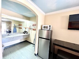 Luxury Inn & Suites Liberty