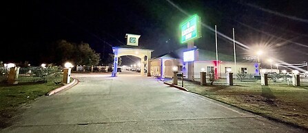 Luxury Inn & Suites Liberty