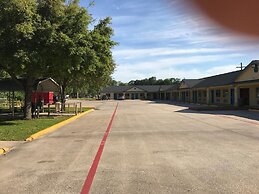 Luxury Inn & Suites Liberty