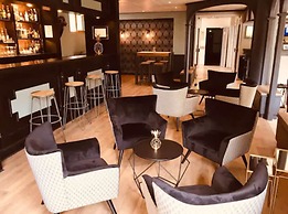 Hotel Le Cardinal Rueil Centre