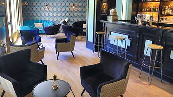 Hotel Le Cardinal Rueil Centre