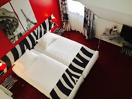 Hotel Le Cardinal Rueil Centre