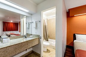 Motel 6 San Antonio, Tx - Frost Bank Center