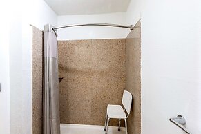 Motel 6 San Antonio, Tx - Frost Bank Center