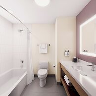 Holiday Inn Express and Suites Weatherford by IHG