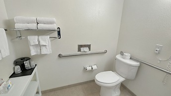 Estherville Hotel & Suites