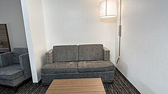 Estherville Hotel & Suites