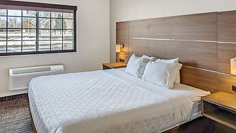 Estherville Hotel & Suites