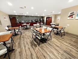 Estherville Hotel & Suites