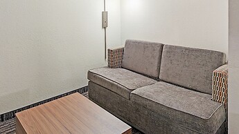 Estherville Hotel & Suites